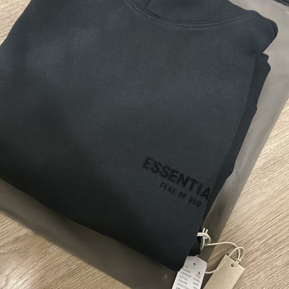 essentials black set new medium - Picture 2 of 2